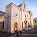 La Basilica di San Nicola: un monumento che, seppur maestoso, presenta per un esterno semplice e lineare, con una grande eccezione: due preziosi e decoratissimi portali, veri e propri capolavori dellarte che affascinano da secoli i visitatori 